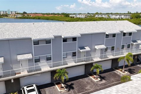 Condo in Indian Shores, Florida, 2 bedrooms  № 2142744 - photo 3