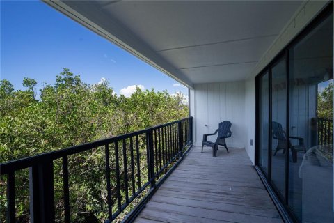 Condo in Indian Shores, Florida, 2 bedrooms  № 2142744 - photo 28