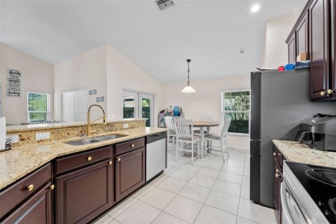 House in Lutz, Florida 3 bedrooms, 162.58 sq.m. № 2296676 - photo 10