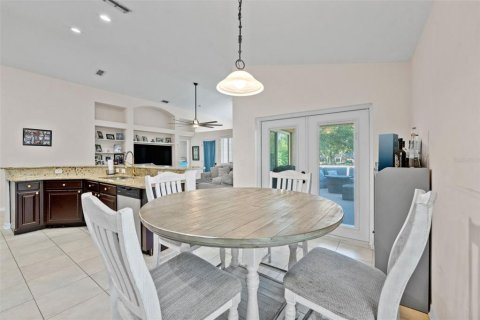 House in Lutz, Florida 3 bedrooms, 162.58 sq.m. № 2296676 - photo 14
