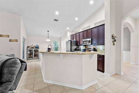 House in Lutz, Florida 3 bedrooms, 162.58 sq.m. № 2296676 - photo 9