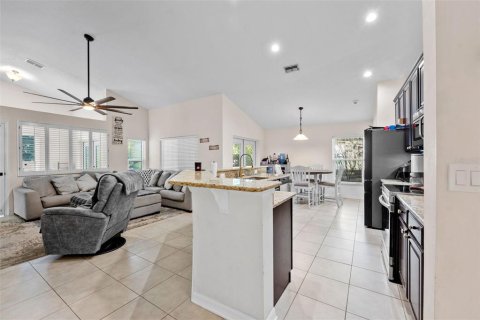 House in Lutz, Florida 3 bedrooms, 162.58 sq.m. № 2296676 - photo 8