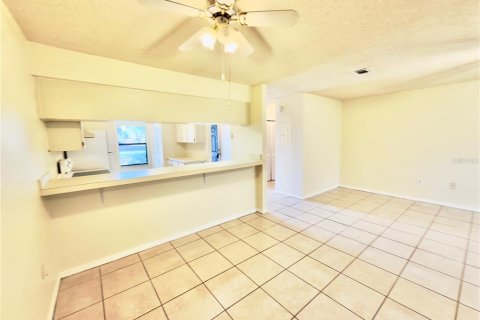 Villa ou maison à louer à Bradenton, Floride: 2 chambres, 121.05 m2 № 2098326 - photo 7