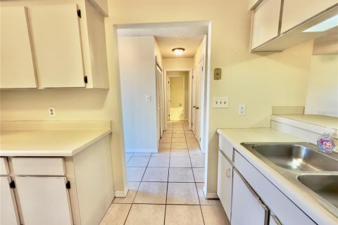 Villa ou maison à louer à Bradenton, Floride: 2 chambres, 121.05 m2 № 2098326 - photo 11