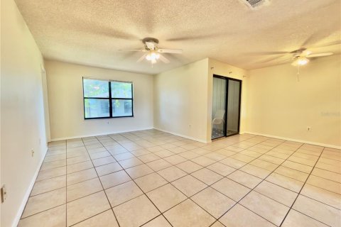 Villa ou maison à louer à Bradenton, Floride: 2 chambres, 121.05 m2 № 2098326 - photo 5