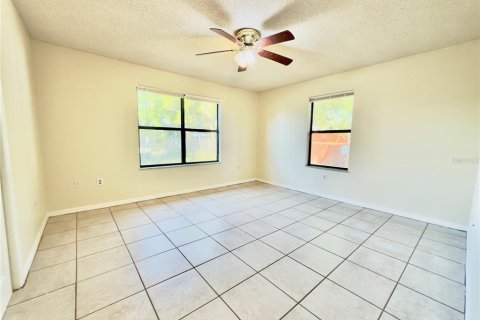 Villa ou maison à louer à Bradenton, Floride: 2 chambres, 121.05 m2 № 2098326 - photo 16