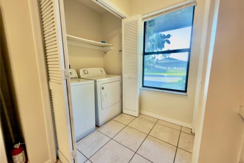 Villa ou maison à louer à Bradenton, Floride: 2 chambres, 121.05 m2 № 2098326 - photo 10