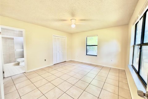Villa ou maison à louer à Bradenton, Floride: 2 chambres, 121.05 m2 № 2098326 - photo 13