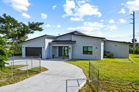 Casa en venta en Miami, Florida, 4 dormitorios, 241.55 m2 № 1975094 - foto 6