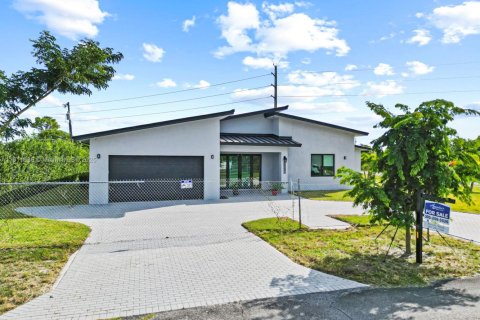 Casa en venta en Miami, Florida, 4 dormitorios, 241.55 m2 № 1975094 - foto 7