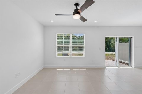 Townhouse in Davenport, Florida 3 bedrooms, 159.05 sq.m. № 2096386 - photo 10