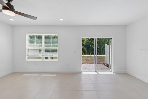Townhouse in Davenport, Florida 3 bedrooms, 159.05 sq.m. № 2096386 - photo 13