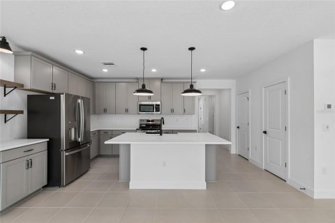 Townhouse in Davenport, Florida 3 bedrooms, 159.05 sq.m. № 2096386 - photo 4