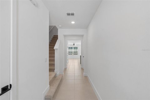 Townhouse in Davenport, Florida 3 bedrooms, 159.05 sq.m. № 2096386 - photo 9