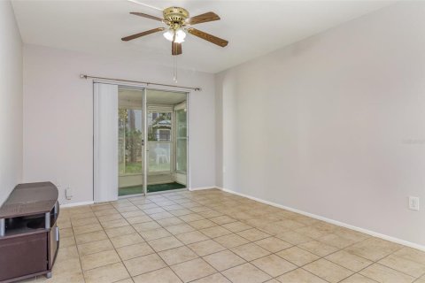 Condo in Bradenton, Florida, 2 bedrooms  № 1602052 - photo 5