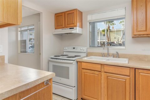 Condo in Bradenton, Florida, 2 bedrooms  № 1602052 - photo 8