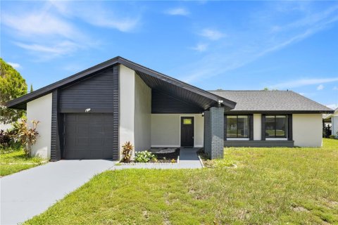 House in Kissimmee, Florida 3 bedrooms, 139.35 sq.m. № 1876153 - photo 1
