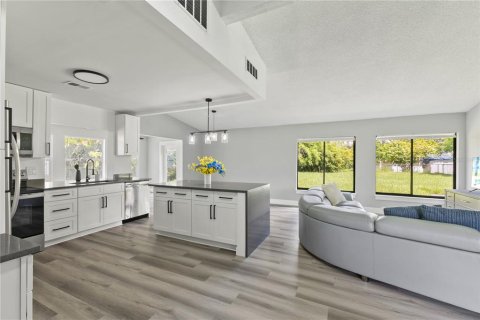 House in Kissimmee, Florida 3 bedrooms, 139.35 sq.m. № 1876153 - photo 9