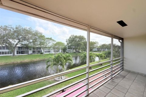 Condo in Deerfield Beach, Florida, 1 bedroom № 2175639 - photo 20