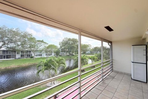 Condo in Deerfield Beach, Florida, 1 bedroom № 2175639 - photo 24