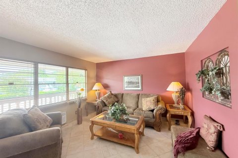 Condo in Deerfield Beach, Florida, 1 bedroom № 2175639 - photo 3