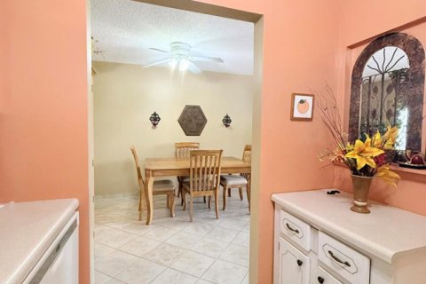 Condo in Deerfield Beach, Florida, 1 bedroom № 2175639 - photo 12
