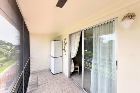 Condo in Deerfield Beach, Florida, 1 bedroom № 2175639 - photo 25