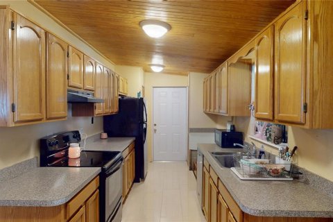 House in Pinellas Park, Florida 2 bedrooms, 82.5 sq.m. № 1854258 - photo 13