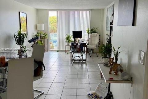 Снять в аренду кондоминиум в Норт-Майами-Бич, Флорида 1 спальня, 73.39м2, № 2050865 - фото 5