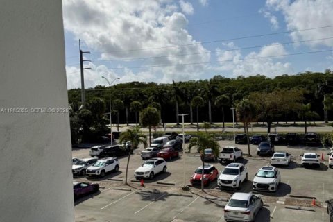 Снять в аренду кондоминиум в Норт-Майами-Бич, Флорида 1 спальня, 73.39м2, № 2050865 - фото 12