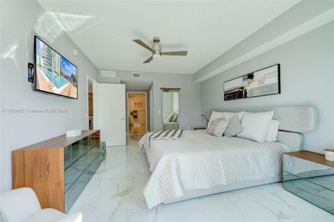 Condo in Sunny Isles Beach, Florida, 2 bedrooms  № 1716254 - photo 21