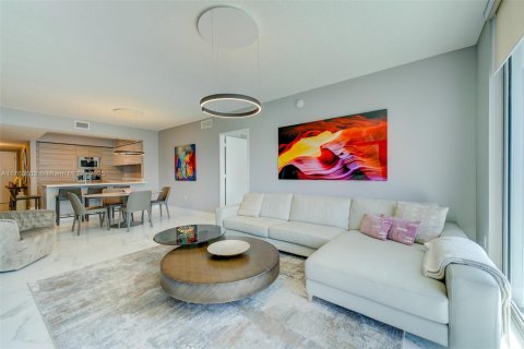 Condo in Sunny Isles Beach, Florida, 2 bedrooms  № 1716254 - photo 9