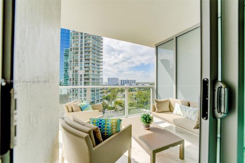 Condo in Sunny Isles Beach, Florida, 2 bedrooms  № 1716254 - photo 23