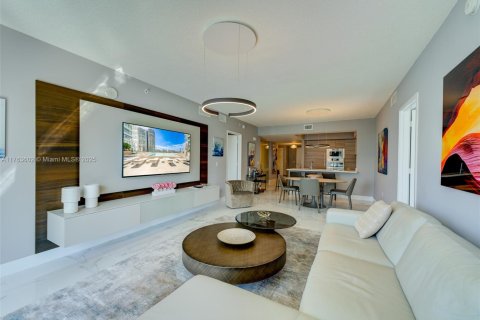 Condo in Sunny Isles Beach, Florida, 2 bedrooms  № 1716254 - photo 7