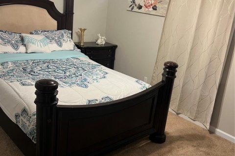 House in Port St. Lucie, Florida 4 bedrooms, 167.78 sq.m. № 2022386 - photo 9