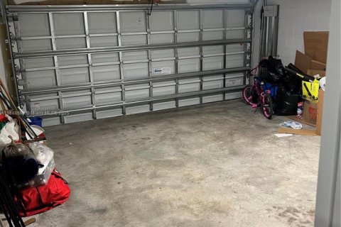 House in Port St. Lucie, Florida 4 bedrooms, 167.78 sq.m. № 2022386 - photo 23