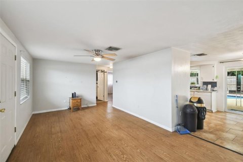 Casa en venta en New Port Richey, Florida, 2 dormitorios, 119.19 m2 № 1521495 - foto 10