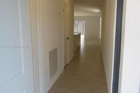 Снять в аренду виллу или дом в Форт Майерс, Флорида 3 спальни, № 1946569 - фото 15