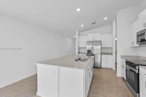 Снять в аренду виллу или дом в Форт Майерс, Флорида 3 спальни, № 1946569 - фото 5