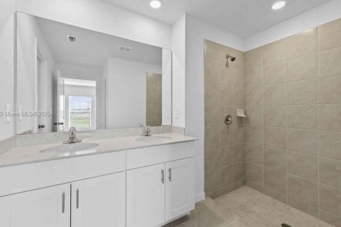 Снять в аренду виллу или дом в Форт Майерс, Флорида 3 спальни, № 1946569 - фото 8