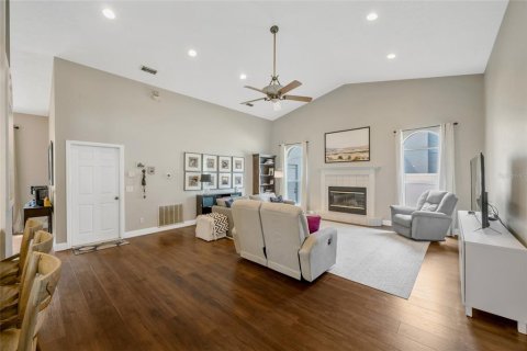 Casa en venta en Brandon, Florida, 4 dormitorios, 226.03 m2 № 2384121 - foto 9