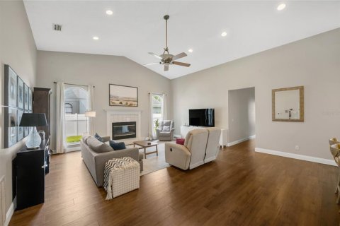 Casa en venta en Brandon, Florida, 4 dormitorios, 226.03 m2 № 2384121 - foto 10