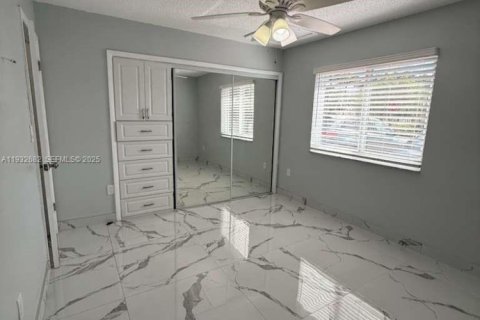 Снять в аренду виллу или дом в Хайалиа Гарденс, Флорида 2 спальни, 130.25м2, № 1991585 - фото 8