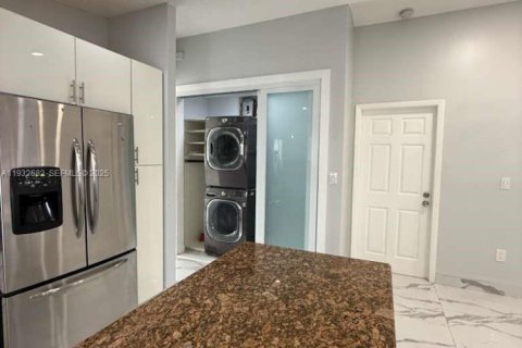 Снять в аренду виллу или дом в Хайалиа Гарденс, Флорида 2 спальни, 130.25м2, № 1991585 - фото 23