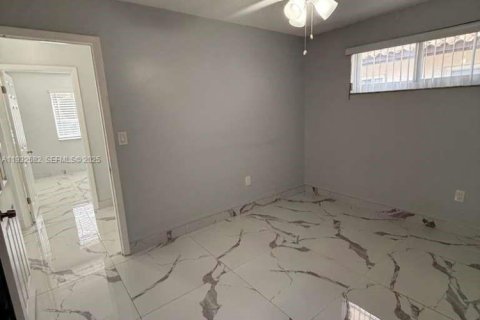 Снять в аренду виллу или дом в Хайалиа Гарденс, Флорида 2 спальни, 130.25м2, № 1991585 - фото 13