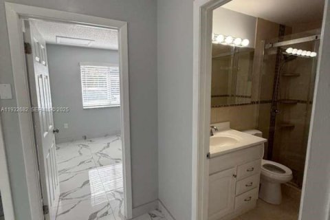 Снять в аренду виллу или дом в Хайалиа Гарденс, Флорида 2 спальни, 130.25м2, № 1991585 - фото 9