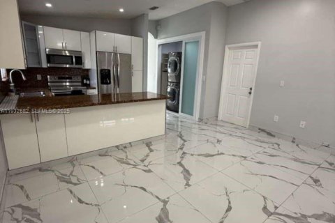 Снять в аренду виллу или дом в Хайалиа Гарденс, Флорида 2 спальни, 130.25м2, № 1991585 - фото 21