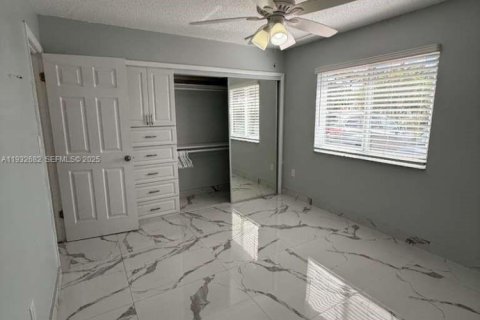 Снять в аренду виллу или дом в Хайалиа Гарденс, Флорида 2 спальни, 130.25м2, № 1991585 - фото 6