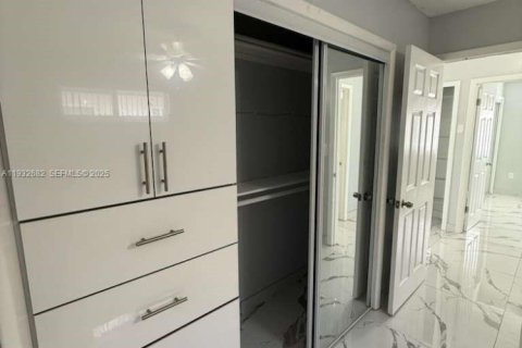 Снять в аренду виллу или дом в Хайалиа Гарденс, Флорида 2 спальни, 130.25м2, № 1991585 - фото 15