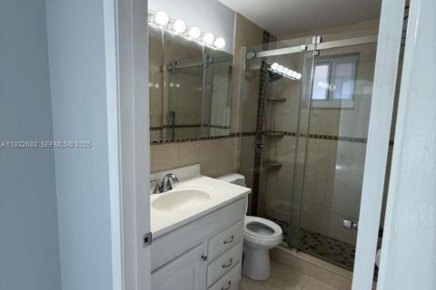 Снять в аренду виллу или дом в Хайалиа Гарденс, Флорида 2 спальни, 130.25м2, № 1991585 - фото 10